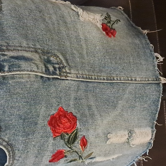 Sadie & Sage Embroidered Distressed Raw Hem Denim Midi Skirt Size M Boho Festiva - Picture 5 of 10